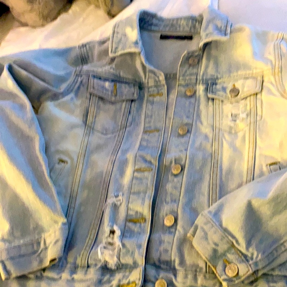 Very cute jean jacket by Brandy 💕 Melville one size fits like medium large